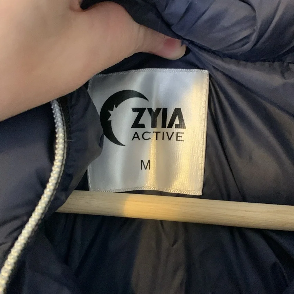 ZYIA Telluride Navy Stripe Puffy Coat Size Medium